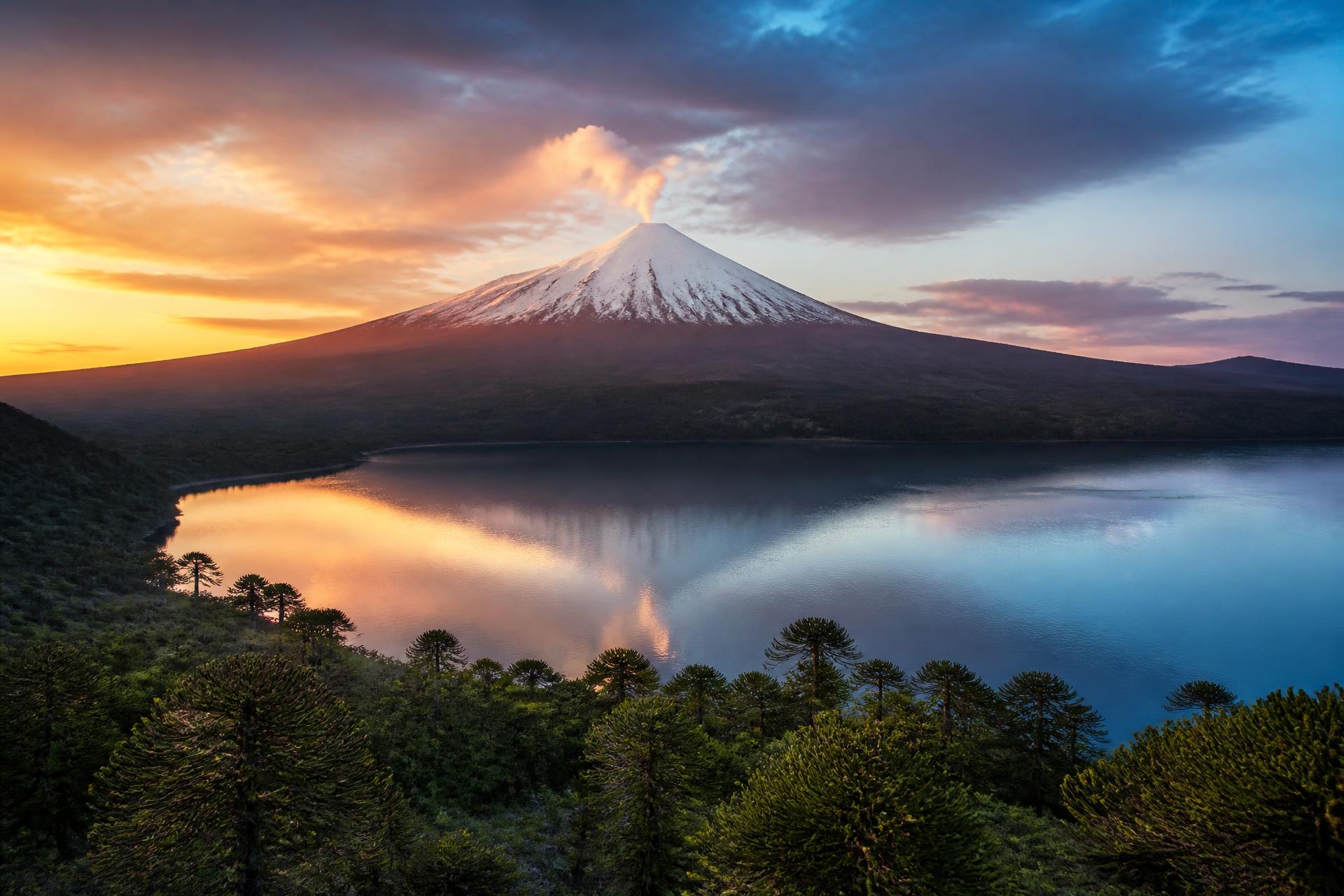 Volcán Villarrica al atardecer